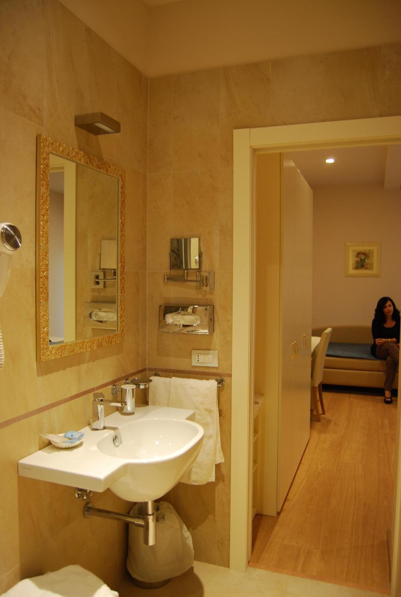 Hotel Bahia Сан-Бенедетто-дель-Тронто Екстер'єр фото