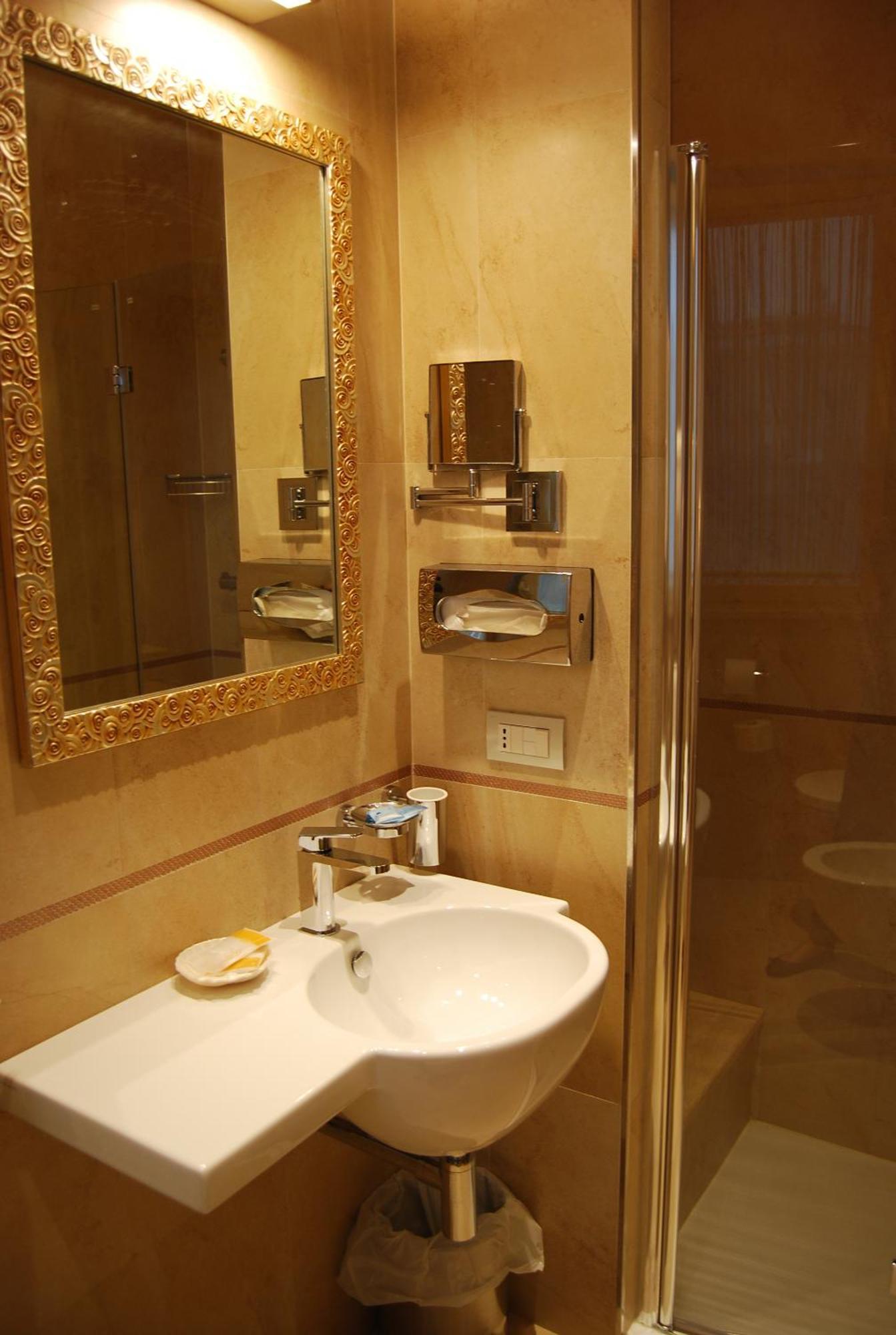 Hotel Bahia Сан-Бенедетто-дель-Тронто Екстер'єр фото