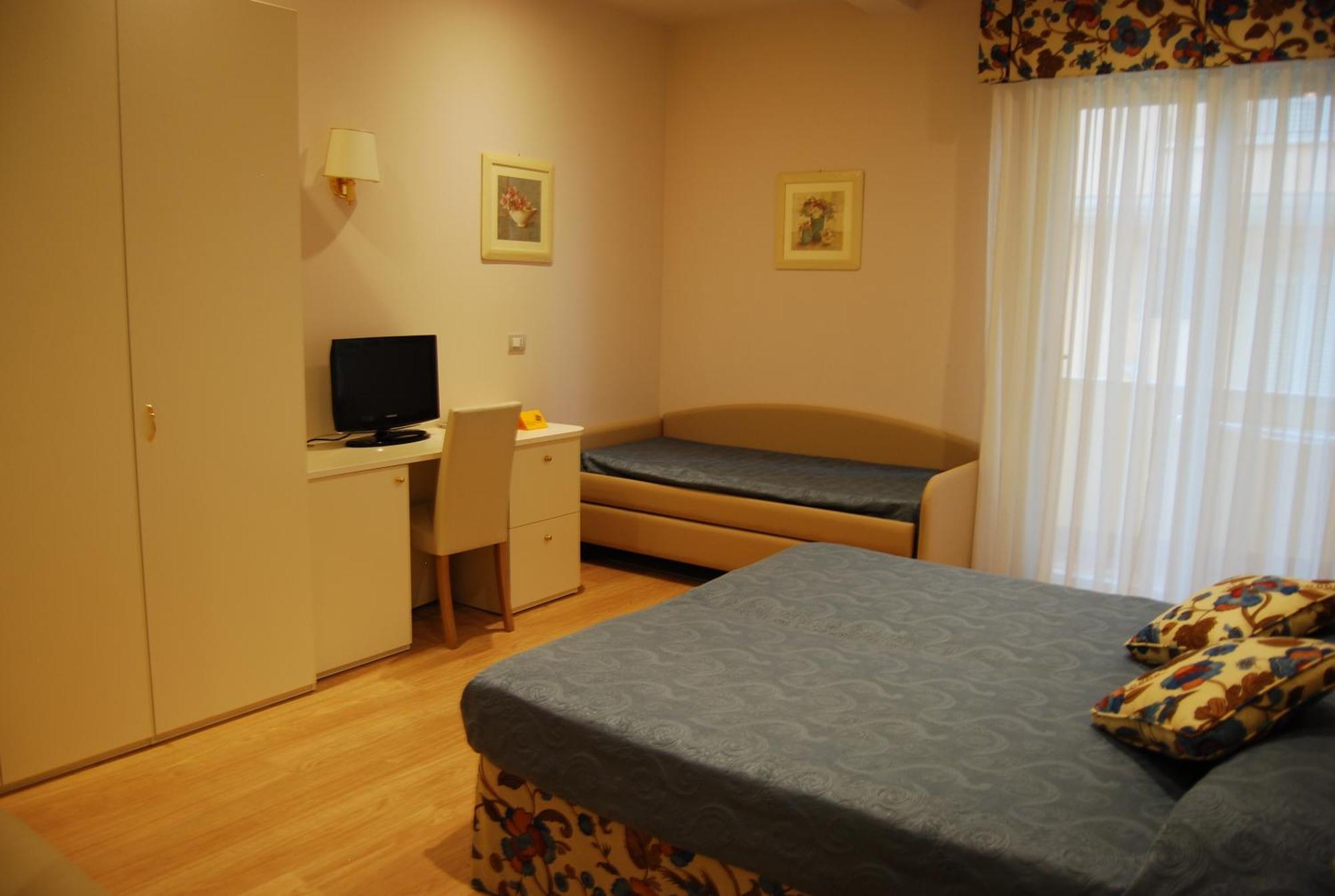Hotel Bahia Сан-Бенедетто-дель-Тронто Екстер'єр фото