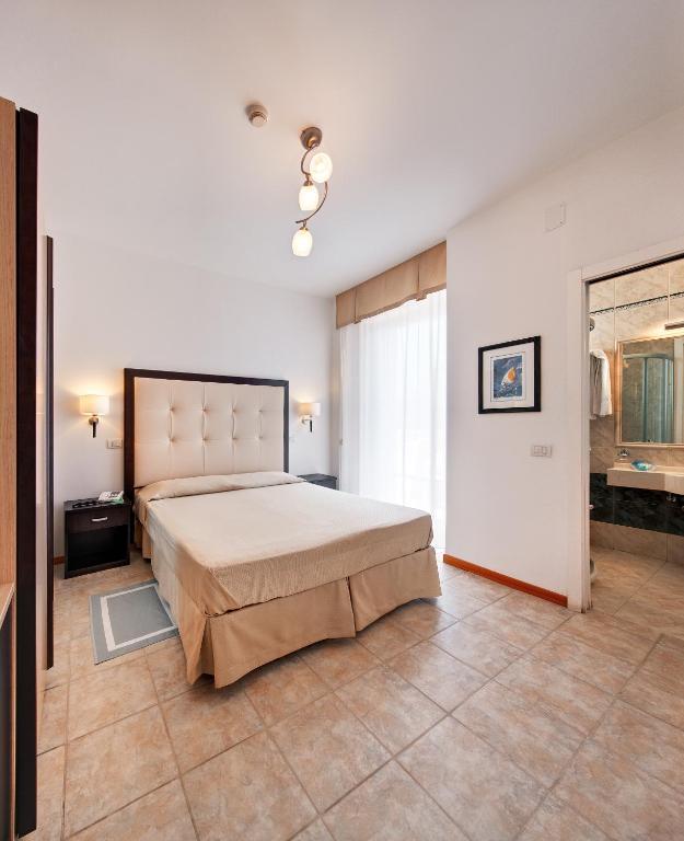 Hotel Bahia Сан-Бенедетто-дель-Тронто Екстер'єр фото