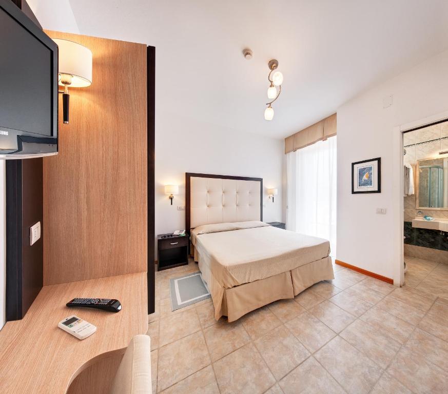 Hotel Bahia Сан-Бенедетто-дель-Тронто Екстер'єр фото