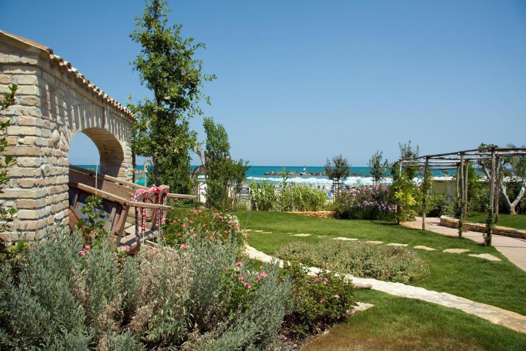 Hotel Bahia Сан-Бенедетто-дель-Тронто Екстер'єр фото