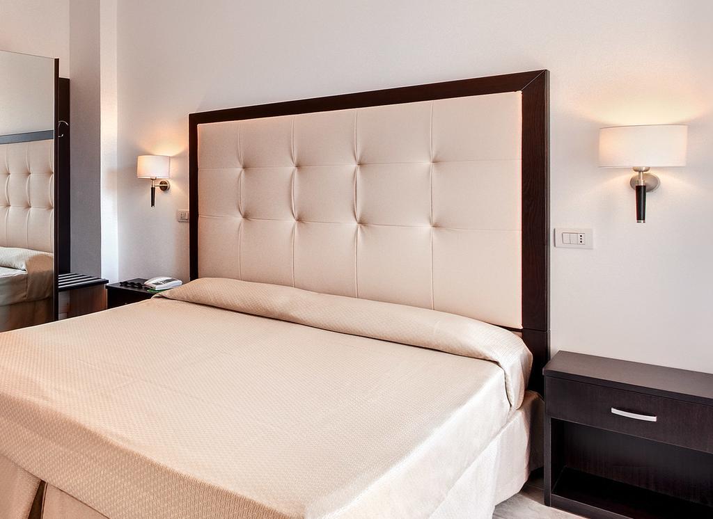Hotel Bahia Сан-Бенедетто-дель-Тронто Екстер'єр фото