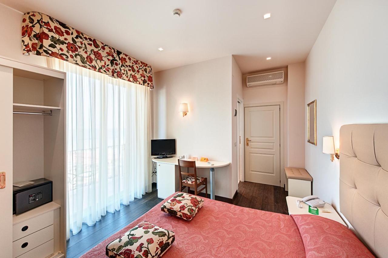 Hotel Bahia Сан-Бенедетто-дель-Тронто Номер фото